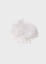 Carregar imagem no visualizador da galeria, Gancho cabelo flor organza - Abel &amp; Lula - Menina - SS24-5409
